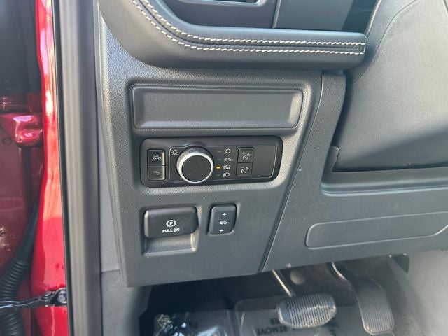 2025 Ford F-150 Lightning Platinum