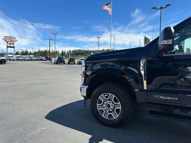 2025 Ford F-350SD Lariat