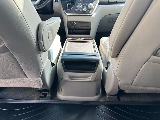 2017 Toyota Sienna XLE 7 Passenger