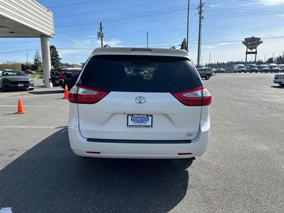 2017 Toyota Sienna XLE 7 Passenger