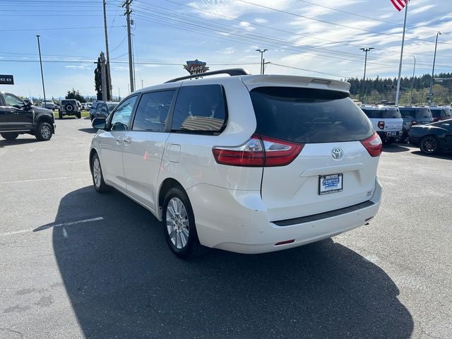 2017 Toyota Sienna XLE 7 Passenger