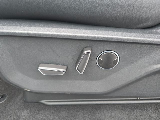 2025 Ford F-150 Lightning Lariat®