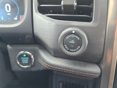 2025 Ford F-150 Lightning Lariat®