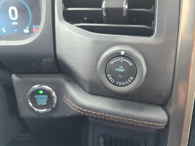 2025 Ford F-150 Lightning Lariat®