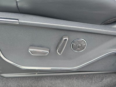 2025 Ford F-150 Lightning Platinum®